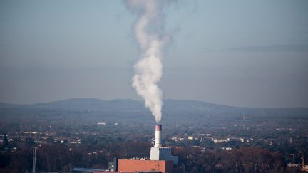 Vue sur une usine d'incinération d’ordures ménagères sur les hauteurs de Toulouse, en 2020. (FREDERIC SCHEIBER / HANS LUCAS)