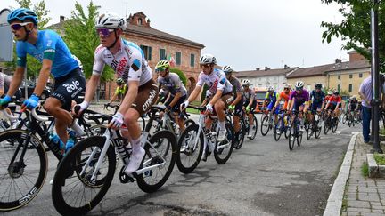 Les coureurs lors de la 3e étape du Giro Next Gen, le 13 juin 2023. (MAXPPP)