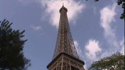 La Tour Eiffel où se trouve l'émetteur de télévision pour la région parisienne. (© France 3 PIC)