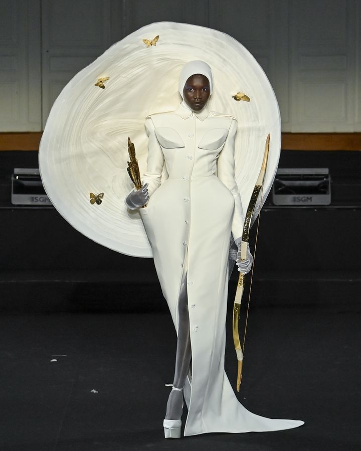 Cheney Chan automne-hiver 2024-25, le 27 juin à la semaine de la haute couture à Paris (OLIVIER CLAISSE)