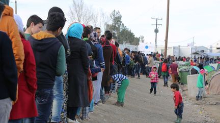 &nbsp; (Dans le camp de refugies d'Idomeni, au nord de la Grèce, des milliers de migrants attendent que la frontiere s'ouvre pour rejoindre la Macedoine, pays voisin © Maxppp)