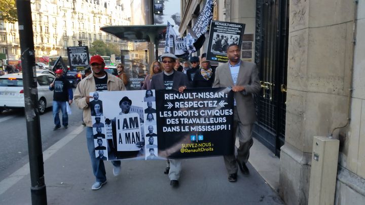 À Paris, le 12 octobre 2016, manifestation de soutien aux salariés de l'usine Nissan dans le Mississippi (RADIO FRANCE / RAPHAËL EBENSTEIN)