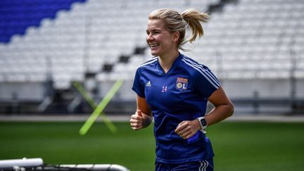 Ada Hegerberg a repris l'entraînement collectif avec l'Olympique Lyonnais, lundi 20 septembre 2021.  (JEFF PACHOUD / AFP)