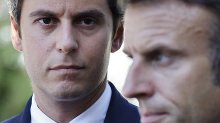 Emmanuel Macron et Gabriel Attal, le 1er septembre 2023. (LUDOVIC MARIN / POOL)