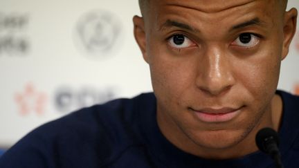 Le capitaine de l'équipe de France, Kylian Mbappé, en conférence de presse le 15 juin 2023. (FRANCK FIFE / AFP)