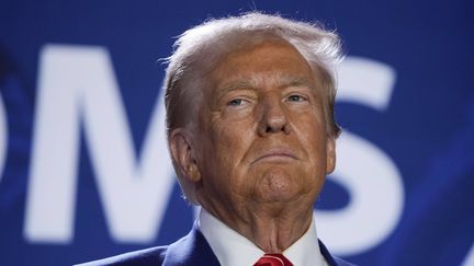 Donald Trump assiste à un événement organisé dans le cadre de la convention annuelle du groupe à Washington (États-Unis), le 30 août 2024. (MARK SCHIEFELBEIN/AP/SIPA)