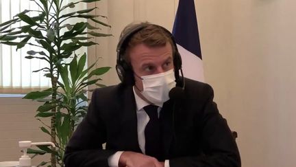 En déplacement à Vichy, Emmanuel Macron répond à Eric Zemmour. (FRANCEINFO)