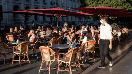 Une terrasse de café à Bordeaux, le 8 septembre 2020. (VALENTINO BELLONI / HANS LUCAS / AFP)