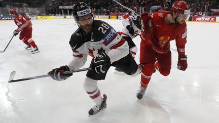 Claude Giroux, hockeyeur Canadien, face à la Biélorussie (THOMAS SAMSON / AFP)