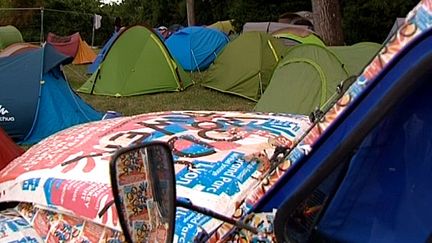 Ambiance Woodstock à Miribel-Jonage dans l'Ain
 (France3/Culturebox)