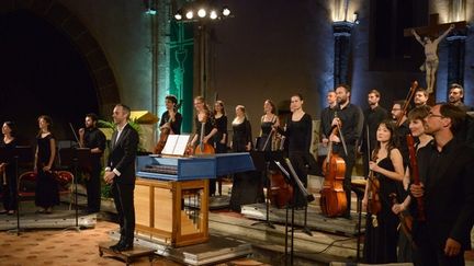 L'ensemble Correspondances mené par Sébastien Daucé a donné son concert royal de la nuit au festival de la Chaise Dieu
 (Guy Vivien)