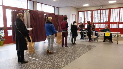 Municipales : des élus réclament un second tour de l'élection dès le mois de juin