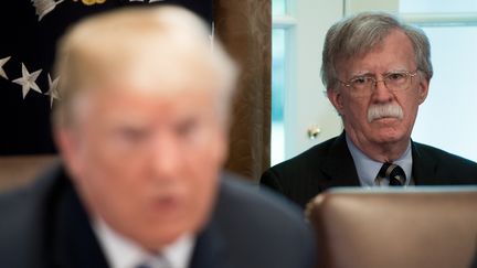 John Bolton, (D), ancien conseiller à la sécurité nationale de Donald Trump, 09 mai 2018. (SAUL LOEB / AFP)