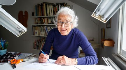 Judith Kerr dans sa maison de l'ouest de Londres, le 12 juin 2018 (TOLGA AKMEN / AFP)