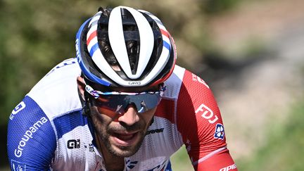 Le coureur tricolore Thibaut Pinot lors d'une étape du Critérium du Dauphiné, le 16 août 2020. (ANNE-CHRISTINE POUJOULAT / AFP)