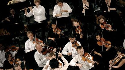 Prrestation au Théâtre musical de Besançon
 (JEFF PACHOUD / AFP)