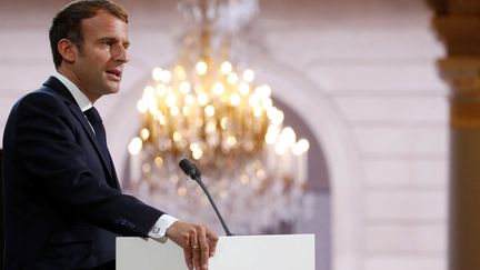 Le président de la République, Emmanuel Macron, lors d'un discours durant la cérémonie en mémoire des harkis, à l'Élysée, le 20 septembre 2021.&nbsp; (GONZALO FUENTES / POOL)