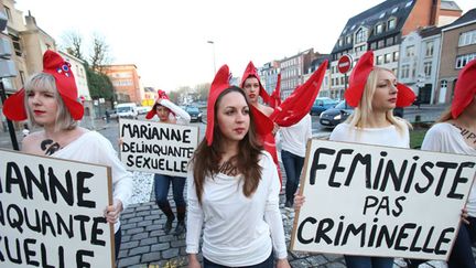 &nbsp; (Du soutien pour les trois Femen appelées à comparaître à Lille ce mercredi © MaxPPP)