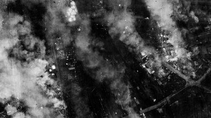 La nuit du 13 au 14 février 1945, les forces aériennes britanniques de la RAF bombardent la ville de Dresde en Allemagne. La "tempête de feu" qui a dévasté la ville allemande est devenue la "honte" des Alliés. Il a fallu des années pour réparer les dégâts. (Illustration) (BRITISH OFFICIAL PHOTOGRAPH / EFE VIA MAXPPP)