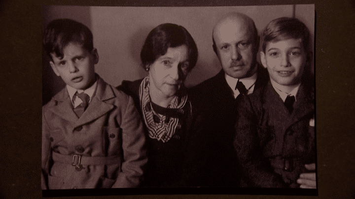 La famille Goldschmidt, avant leur séparation en 1938
 (France3/culturebox)