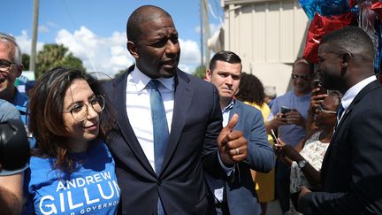 Le candidat démocrate de Floride&nbsp;Andrew Gillum, en campagne à Orlando, le 31 août 2018. (JOE RAEDLE / GETTY IMAGES NORTH AMERICA / AFP)