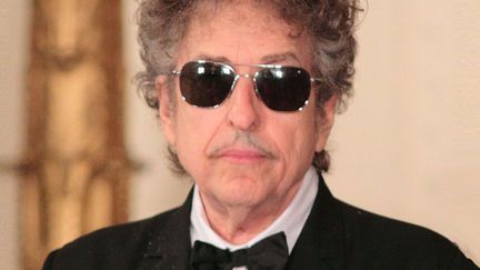 Le 29 mai 2012, Bob Dylan recevait  des mains d'Obama sa médaille présidentielle de la Liberté. Il n'avait pas dit un mot.
 (Owen Sweeney/REX/SIPA)