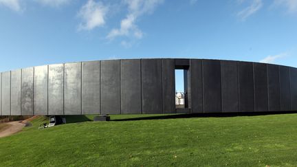 L'anneau de la comm&eacute;moration de Ablain-Saint-Nazaire o&ugrave; sont grav&eacute;s les noms des&nbsp; 580000 soldats de toutes nationalit&eacute;s tomb&eacute;s dans les Flandres. (CITIZENSIDE/THIERRY THOREL / CITIZENSIDE.COM)