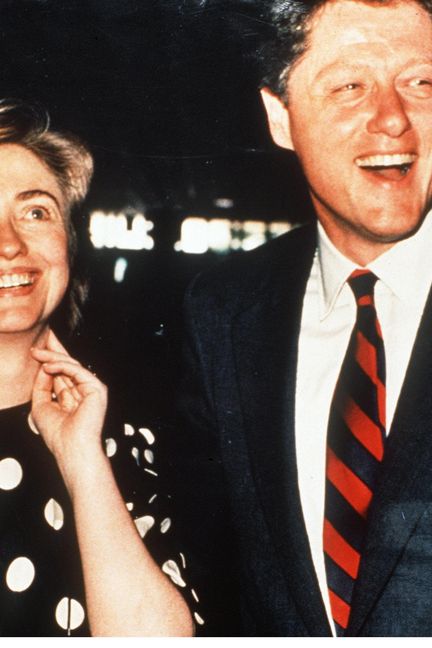 Bill Clinton, gouverneur de l'Arkansas, accompagné de sa femme Hillary, le 18 juin 1987 (ARKANSAS GAZETTE / SIPA)