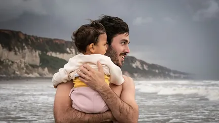 Panayotis Pascot incarne Simon Leprieur dans la série "De grâce". (Alexandra Fleurantin)