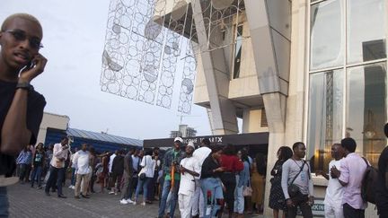 A l'entrée d'Art X, la foire d'art contemporain de Lagos, le 4 novembre 2017 (EMMANUEL AREWA / AFP)