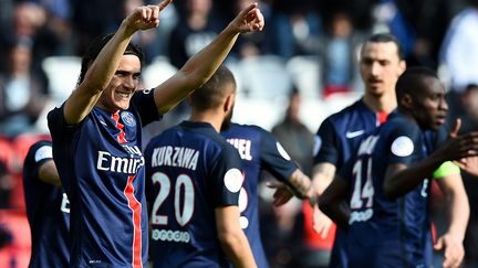 Après beaucoup de maladresse, Cavani a fini par trouver le chemin des filets, comme Ibrahimovic (FRANCK FIFE / AFP)