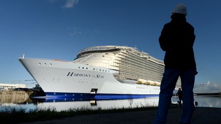 Le paquebot Harmony of the Seas dans les chantiers de Saint-Nazaire (Loire-Atlantique), le 18 février 2016. (JEAN-SEBASTIEN EVRARD / AFP)