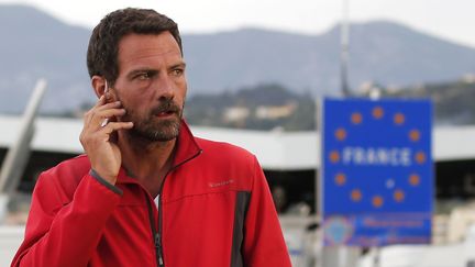 J&eacute;r&ocirc;me Kerviel, le 17 mai 2014 &agrave; Vintimille (Italie).&nbsp; (MARCO BERTORELLO / AFP)