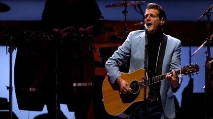 &nbsp; (Glenn Frey lors d'un concert à Dallas aux Etats-Unis en 2001. © REUTERS/Jeff Mitchell)