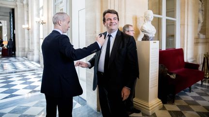 Les députés&nbsp;Franck Riester et Thierry Solère le 24 octobre 2017 à l'Assemblée nationale. (MAXPPP)