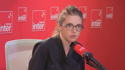 Aurore Bergé, ministre déléguée chargée de l'Égalité entre les femmes et les hommes et de la Lutte contre les discriminations, candidate (Ensemble) aux législatives, vendredi 5 juillet 2024 sur France Inter. (FRANCE INTER / RADIO FRANCE)