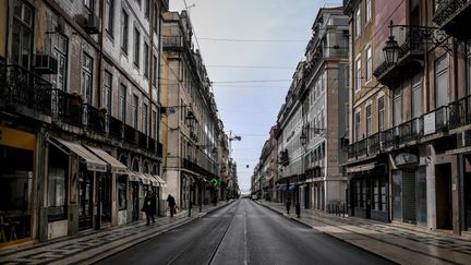 La rua da Prata, à Lisbonne, le 19 mars 2020. (PATRICIA DE MELO MOREIRA / AFP)