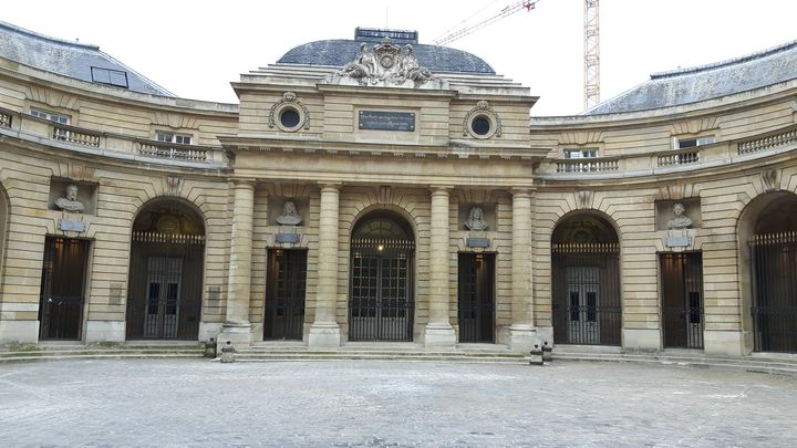 Le bâtiment de la Monnaie de Paris vu depuis la Cour d'honneur. (ANNE CHEPEAU / RADIO FRANCE)