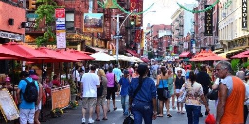 Le quartier de Little Italy (petite Itlaie) à New York (9-7-2012), connu autrefois pour une importante population d'immigrants italiens (AFP - Antoine Lorgnier)