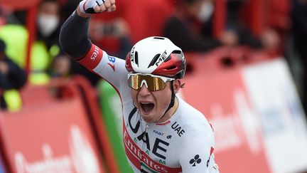 Philipsen n'a pas flanché malgré les 231 km de course sous la pluie et sur un parcours très vallonné. (MIGUEL RIOPA / AFP)