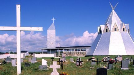 Région de la Gaspésie Quebec (Canada). Eglise et cimetière dans la réserve des indiens Mic Mac (HUGHES HERVÉ / HEMIS.FR)