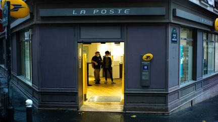 La Poste : une chute historique du courrier