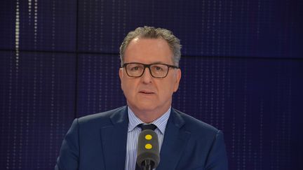 Richard Ferrand, député du Finistère, président du groupe LREM à l’Assemblée nationale,&nbsp;invité de franceinfo mardi 10 avril 2018. (JEAN-CHRISTOPHE BOURDILLAT / RADIO FRANCE)