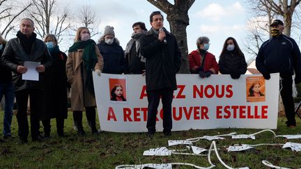 Didier Seban, l'un des avocats d'Éric Mouzin, lors d'une marche en mémoire d'Estelle, le 9 janvier 2021, jour anniversaire des 28 ans de sa disparition. (GEOFFROY VAN DER HASSELT / AFP)