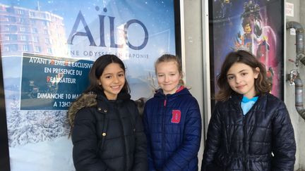 Louna, Perrine et Tess ont vu en avant-première le conte animalier Aïlo, une odyssée en Laponie. (INGRID POHU / RADIO FRANCE)