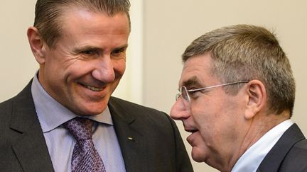 Sergey Bubka et Thomas Bach (FABRICE COFFRINI / AFP)