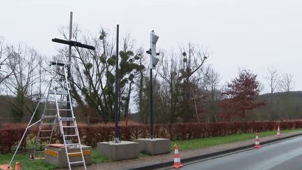 Pour dissuader les usagers de trop pousser sur leur moteur, certaines communes vont bientôt pouvoir tester les radars anti-bruit, pouvant verbaliser à hauteur de 135 euros en cas d'infraction. (CAPTURE D'ÉCRAN FRANCE 3)