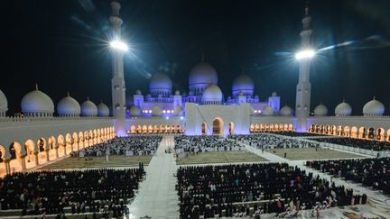 La mosquée Cheikh Zayed, à Abu Dhabi, aux Emirats arabes unis, le 1er juin 2019. (KARIM SAHIB / AFP)