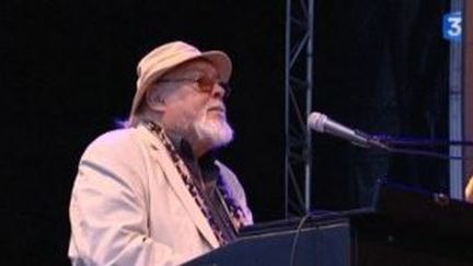 L&#039;organiste Eddy Louiss de retour sur scène pour Orléans Jazz
 (Culturebox)