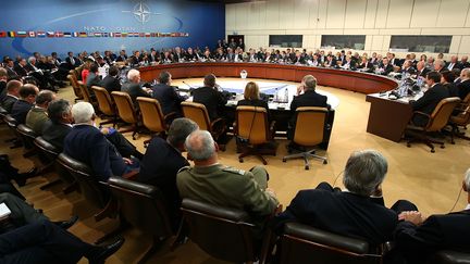 R&eacute;union de ministres de la D&eacute;fense au si&egrave;ge de l'Otan, &agrave; Bruxelles, le 5 octobre 2011. (Win McNamee/REUTERS)